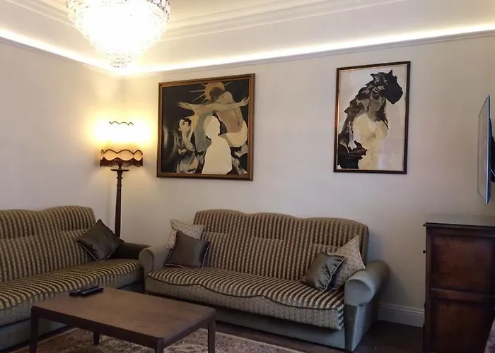 Fahrenheit House Apartment